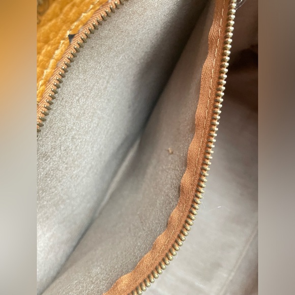 MCM Vintage Visetos SHOPPER  TOTE . Preowned excellent condition.$ today price!! - Picture 11 of 16